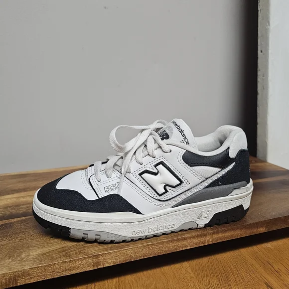 Kids New Balance 550 White/Black Rain Cloud Boys Size 4 Athletic Basketball Shoe - Picture 2 of 8